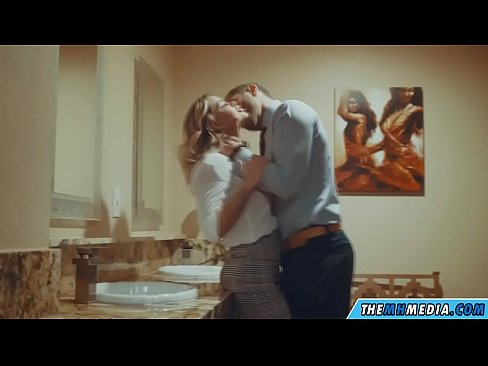 ❤️ Kun povekas blondi viettelee sinut julkisessa vessassa ❤ Porno at us fi.zoomporno.ru